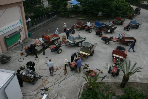 농기계순회 수리장면