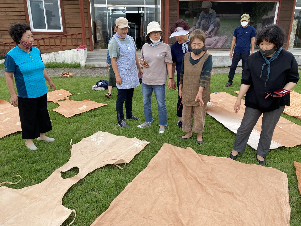 자연재료를 이용한 천연염색 기초교육(감물염색반)