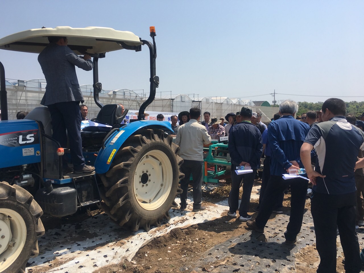 제주형 마늘줄기 절단선별기 현장시연회