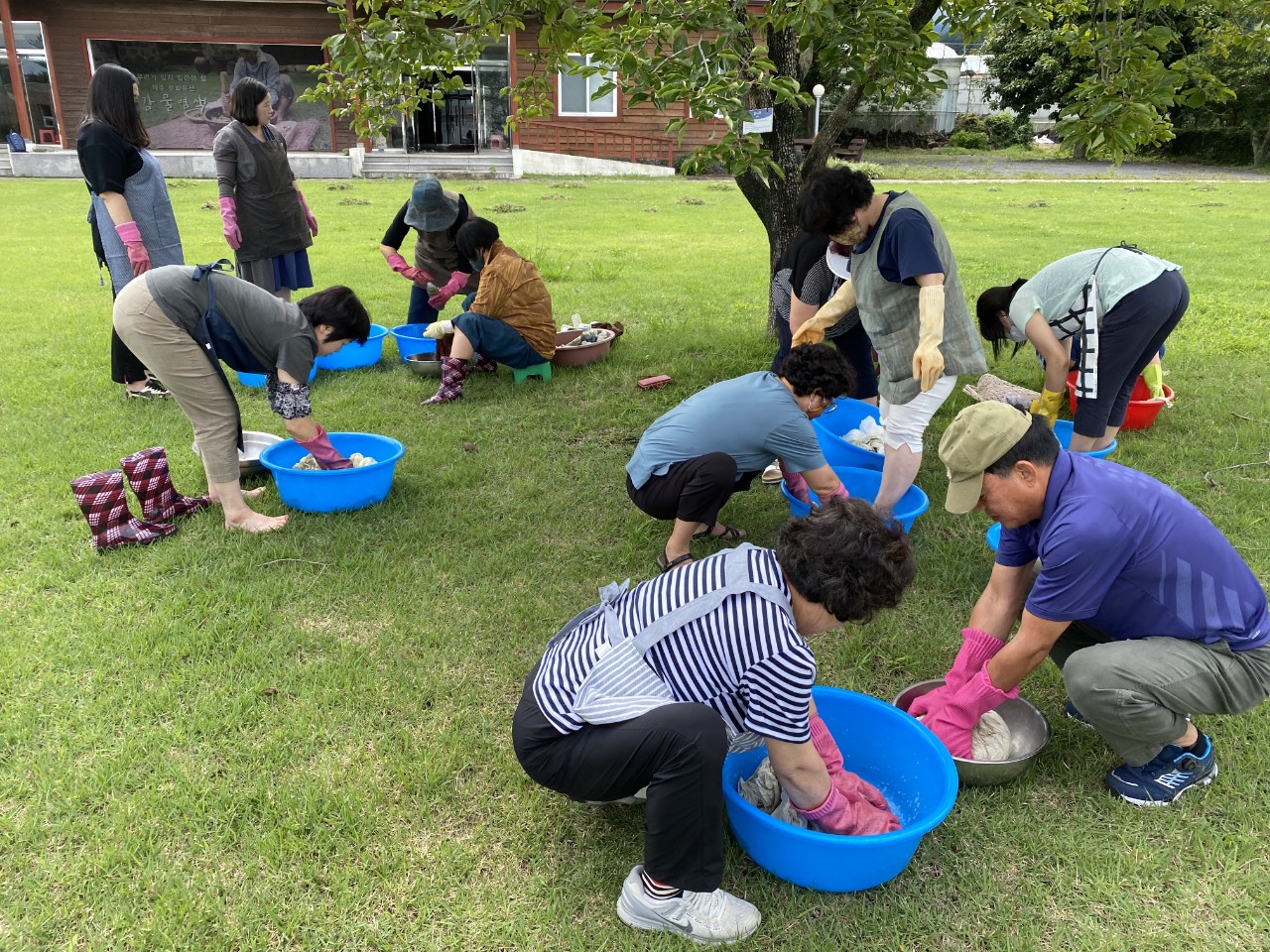 자연재료를 이용한 천연염색 기초교육(감물염색반)